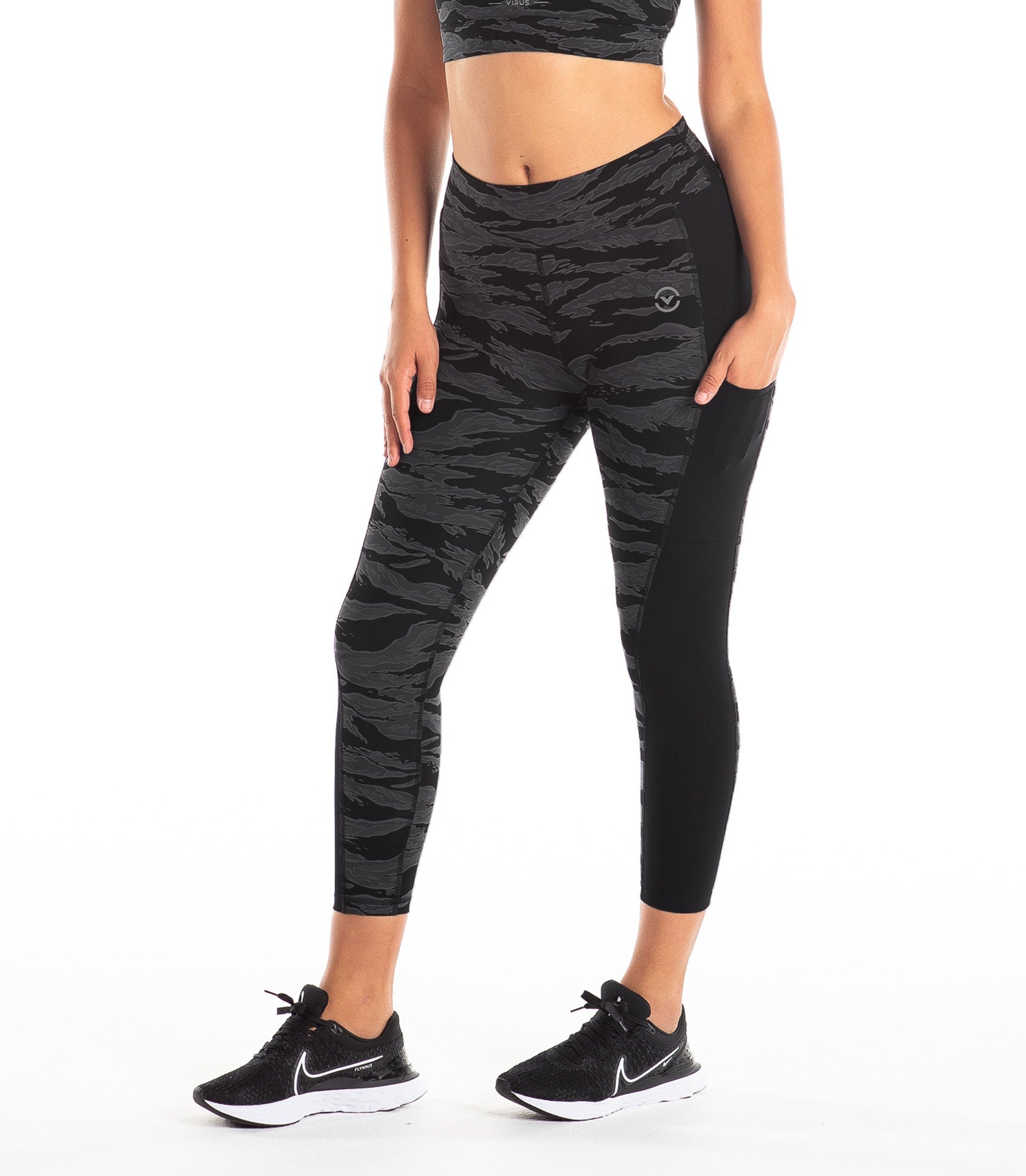 Agile ⅞ Tech Pants - VIRUS® Performance Apparel